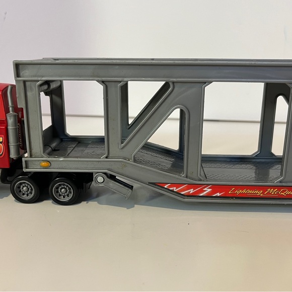 Disney Pixar Cars 2006 Mack Mattel Semi-Truck Hauler 13" Rust-eze McQueen Toy - Picture 11 of 16